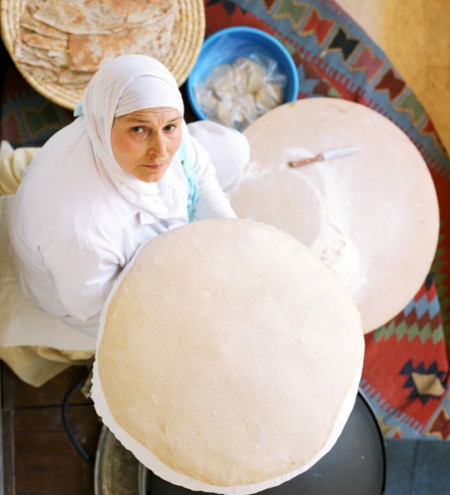 South-Mount-Lebanon-A-Women-Preparing-Markouk-Bread-Photo-by-Teddy-Mouarbes-Copy